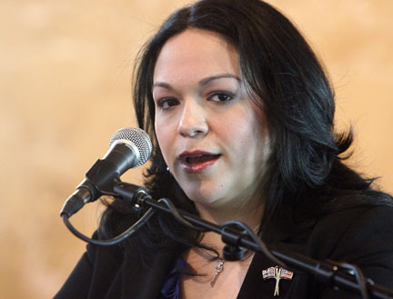 Utah Senate panel OKs Robles immigration bill