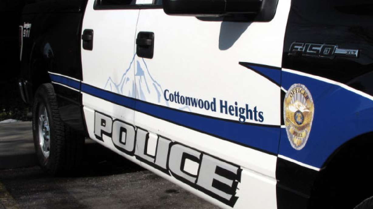 Police: Man calls in fake bomb threat from police station