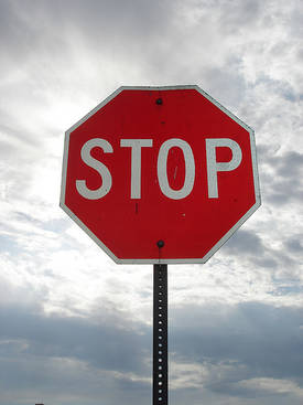 Rhode Island town ready to keep hundreds of "undocumented stop signs"