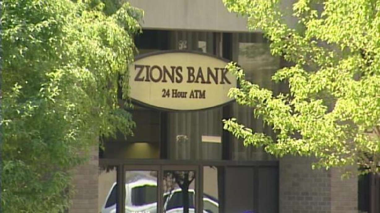 Class-action lawsuit challenges Zions Bank's debit card overdraft practices