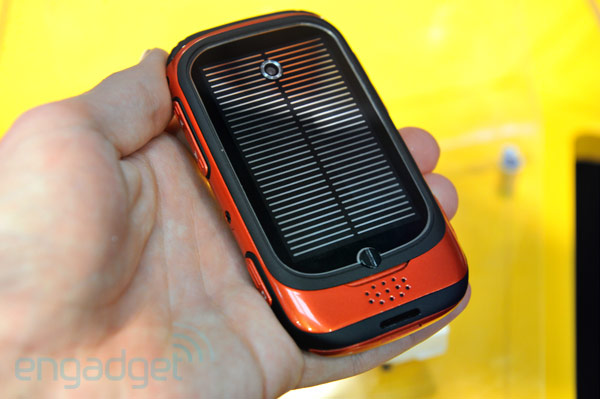 Intivation intros Umeox Apollo smartphone: $100, solar-powered, Android 2.2 (hands-on)