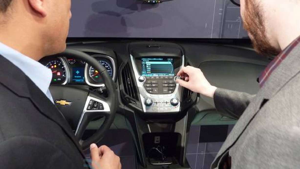 Chevrolet launches MyLink smartphone integration for 2012 Volt and Equinox