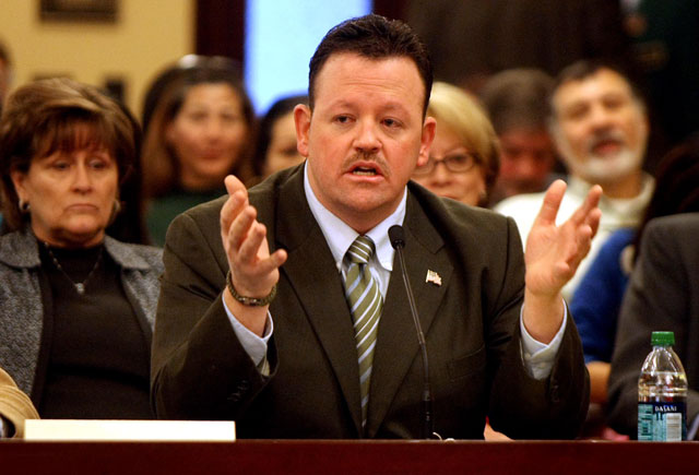 Utah lawmaker resigning due to fundraising ban