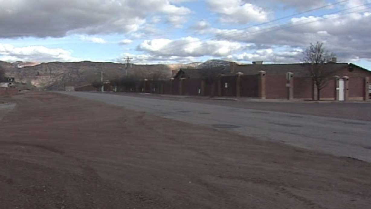 Polygamy town officials enter pleas in funds case