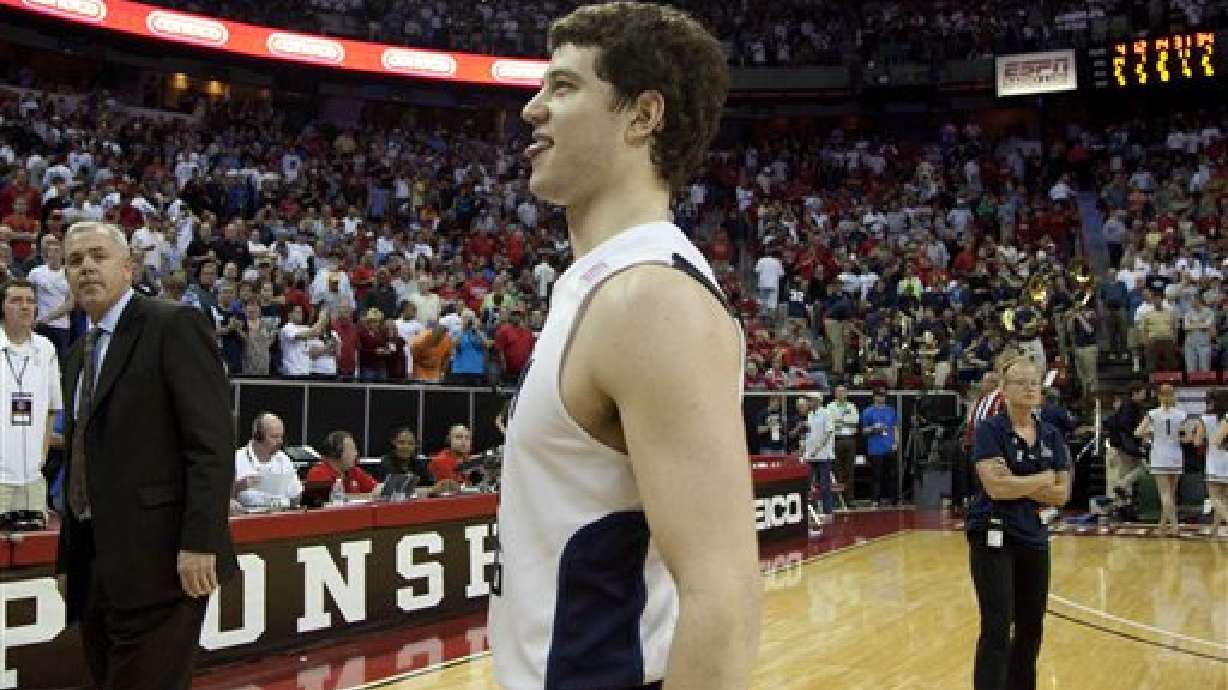 Sports world wowed by Jimmer's 52