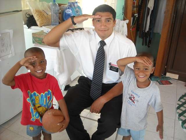 Michael Alisa, center, served his LDS mission in San Juan West, Puerto Rico. (Credit: Michael Alisa)