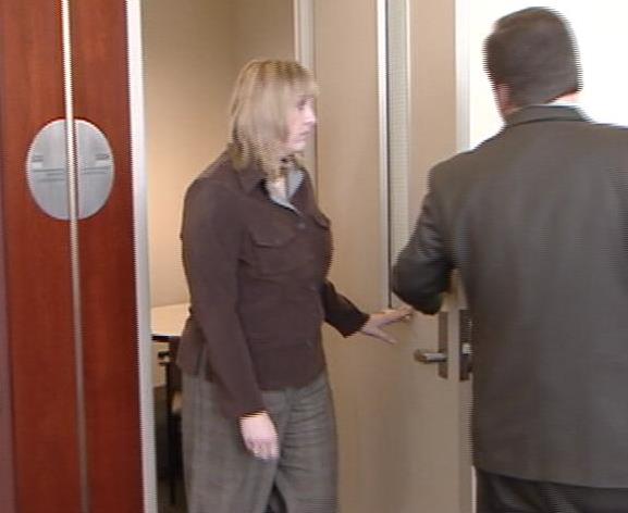 Woman accused of trying to kill husband can use new defense 