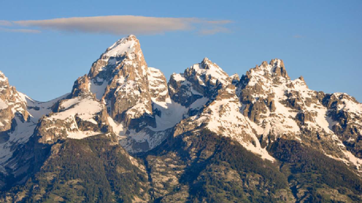Searchers find bodies of missing skiers in Grand Tetons