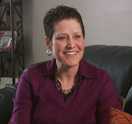 After beating breast cancer herself, Becky Anderson founded the website "Anything for a Friend" to help raise money for others battling the disease.