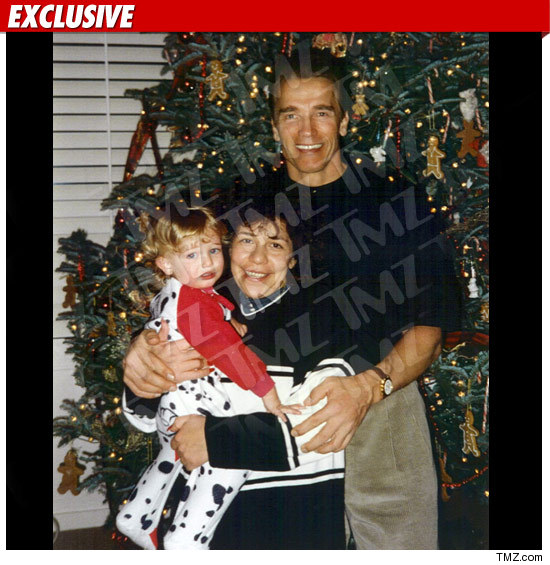 Arnold Posed for Xmas Pic -- With Kid and Mistress