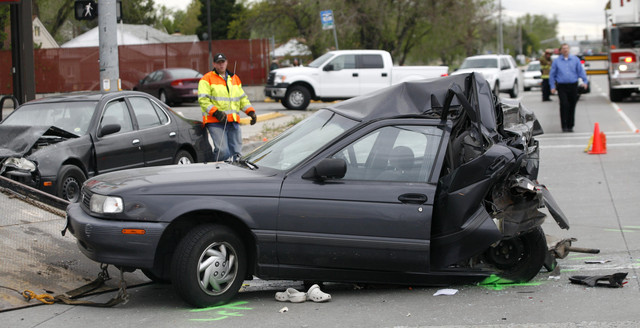 Fatal auto crash closes Redwood Road