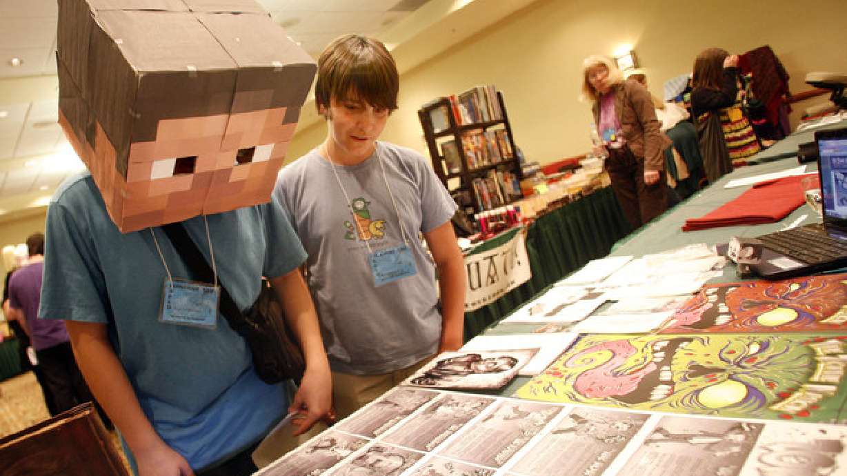 Hundreds celebrate 'geek-dom' at Salt Lake sci-fi convention