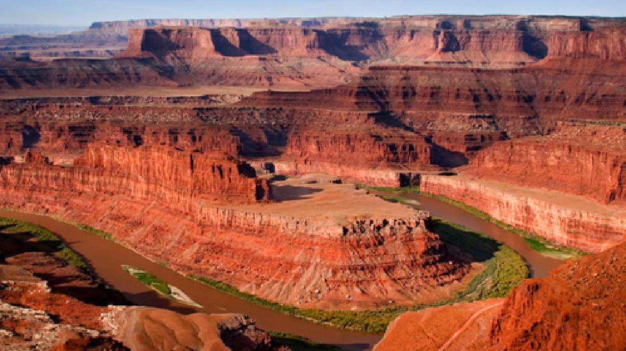 Search held in Moab area for missing skydiver