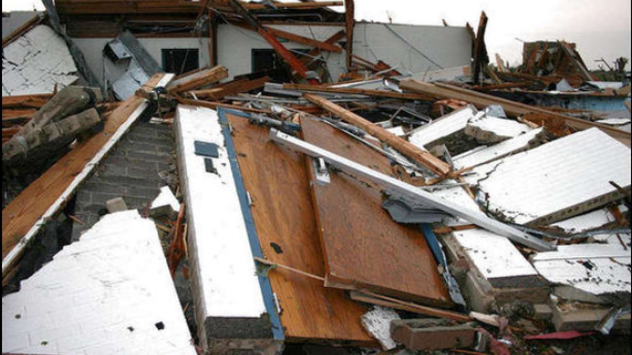 Behind the scenes with a Missouri tornado photographer