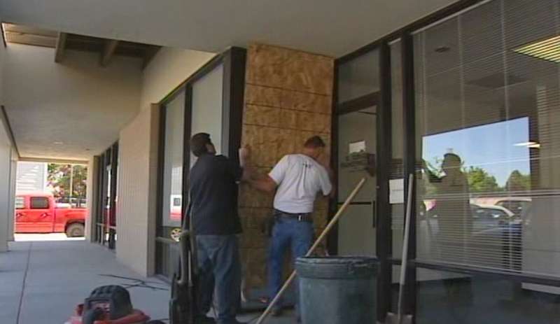 Burglars got into El Dorado Engineering by breaking through this window.
