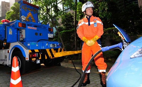 Japan trying out roadside service vehicles capable of charging EVs, soothing range anxiety