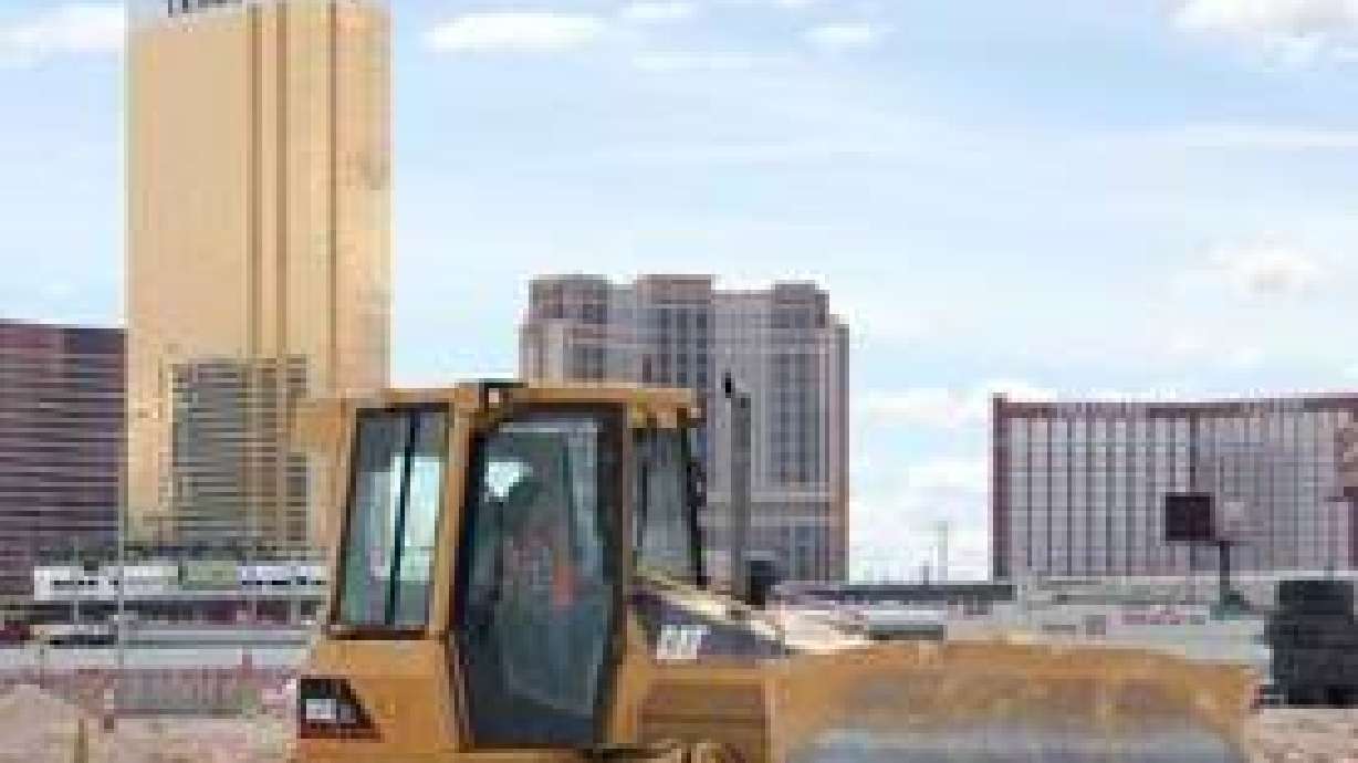 Vegas Earth-moving theme-park lets patrons operate heavy machinery