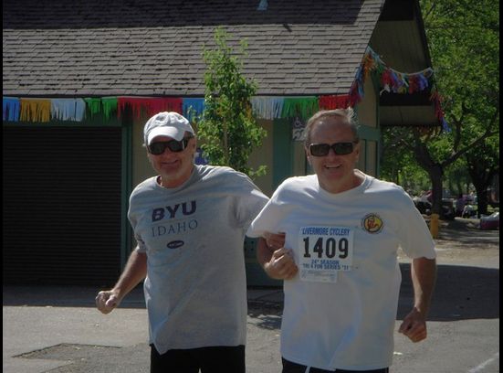 The brothers compete in the "Tri for Fun" triathlon. Because of his lack of vision Thom had to be escorted by his brother for most of the race.