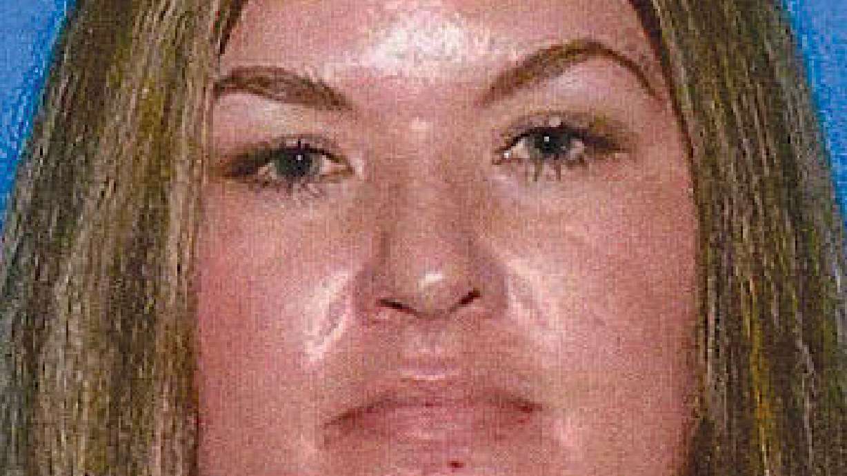 Woman charged with trying to kill landlord with peach smoothie