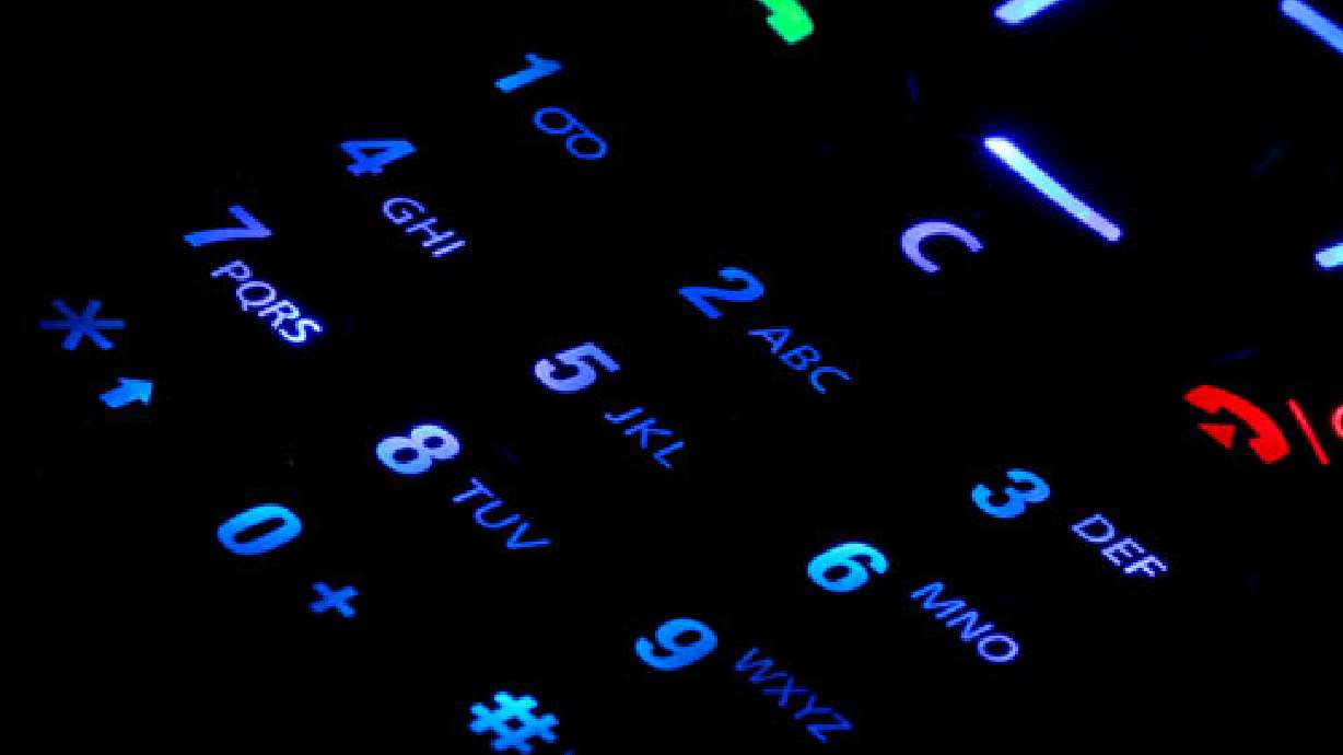 Baby born on side of I-215, recorded by 911 call