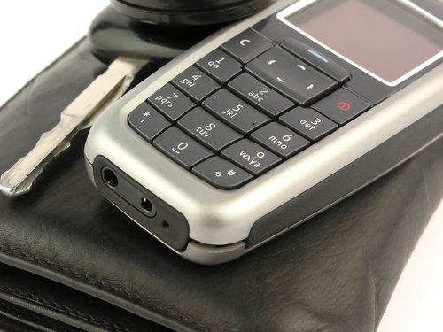 Fla. woman shocked by $200,000 cell phone bill