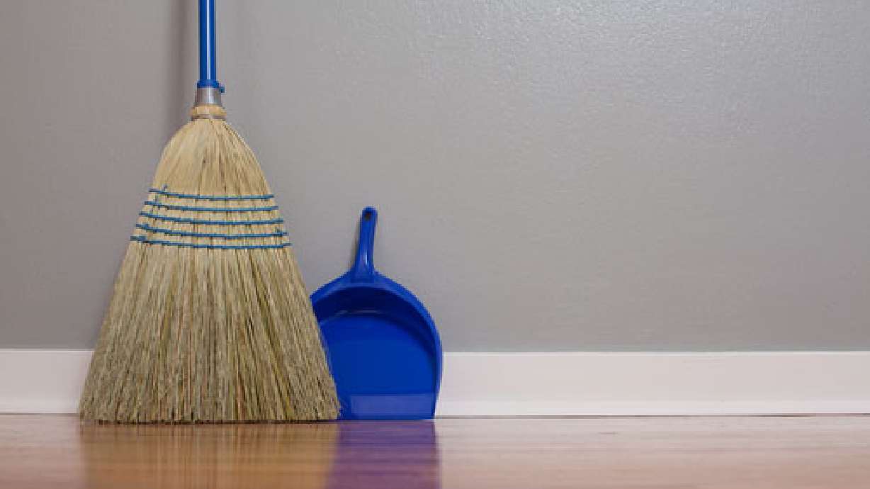 Serious MomSense: Cake crumbs on the kitchen floor