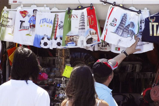 Italy Plans Summit To Ban Trashy Souvenirs