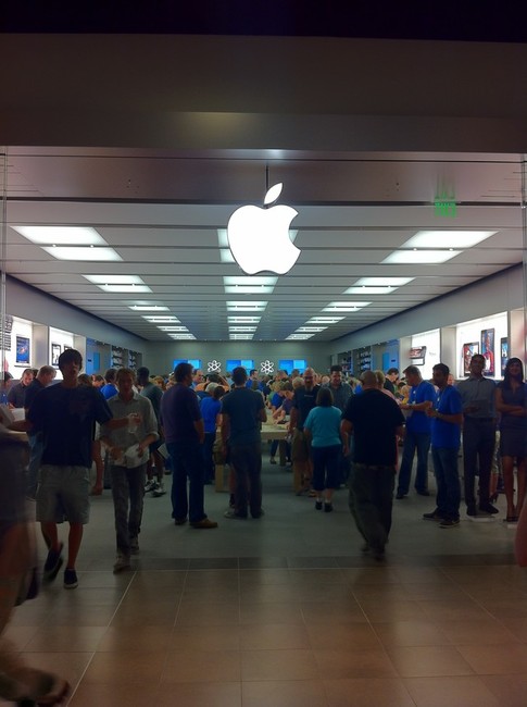 Opening of new Apple store sparks excitement