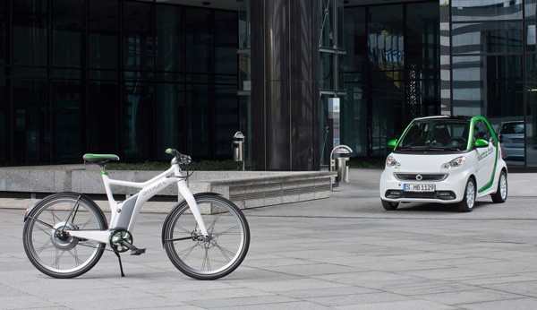 Third generation Smart Fortwo ditches Tesla powertrain, gains two wheeled cousin