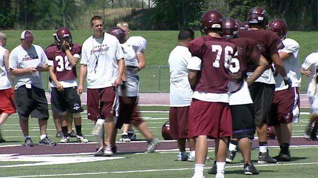 Prep football: Coach doesn't let MS keep him from the sidelines