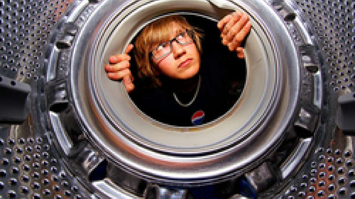 9 Ways to Save Money on Laundry