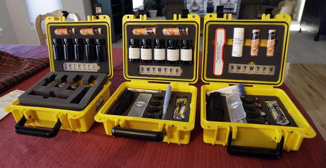 The Diabetic med-Ecase comes with foam inserts to 
customize the kit for both Type 1 and Type 2 
diabetics, as well as miscellaneous compartments 
for pills and/or syringes. It is also equipped 
with an ice pack to preserve insulin potency 
throughout the duration of an emergency 
situation.