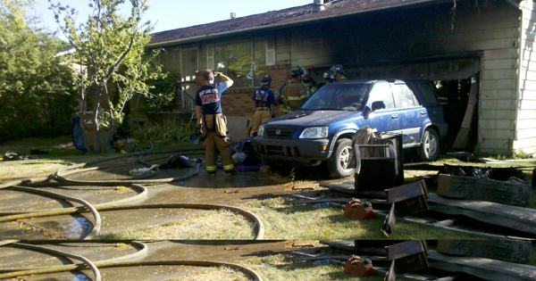 Neighbors alert residents to house fire