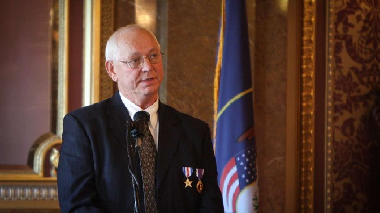 Vietnam veteran receives Silver Star 40 years later