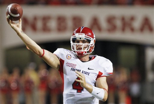 Fresno State QB Derek Carr throws against Nebraska. (AP Photo/Nati Harnik)