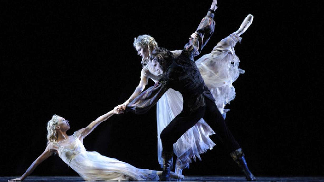 Audiences devour Ballet West's 'Dracula'