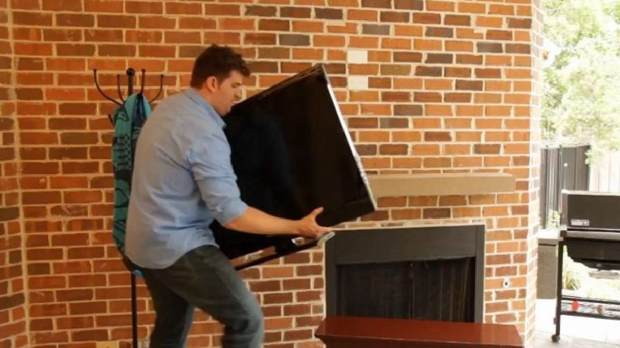 AT&T U-verse set-tops go wireless, free you to herniate yourself moving your HDTV around