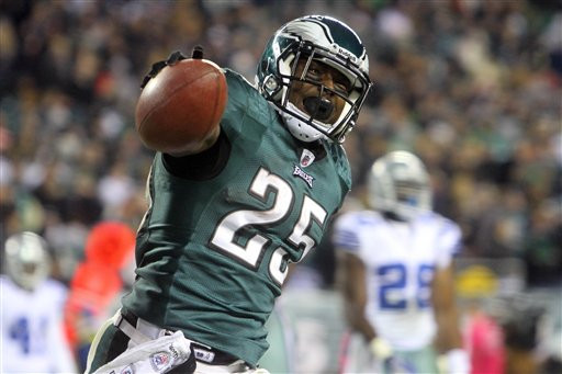Philadelphia Eagles running back LeSean McCoy
celebrates after a fourth quarter touchdown
against the Dallas Cowboys. (AP Photo/The News
Journal, Daniel Sato)