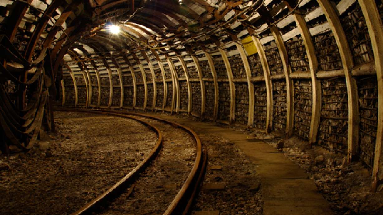 Weak coal demand causes more than 100 layoffs at Dugout Mine