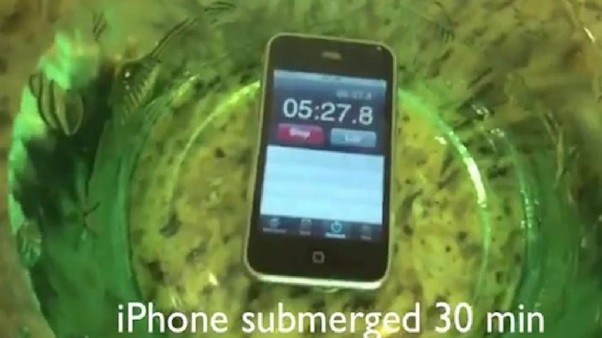 Spray Coating Makes iPhone Waterproof