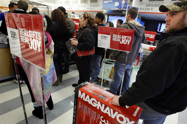 Utahns stay up for Black Friday deals