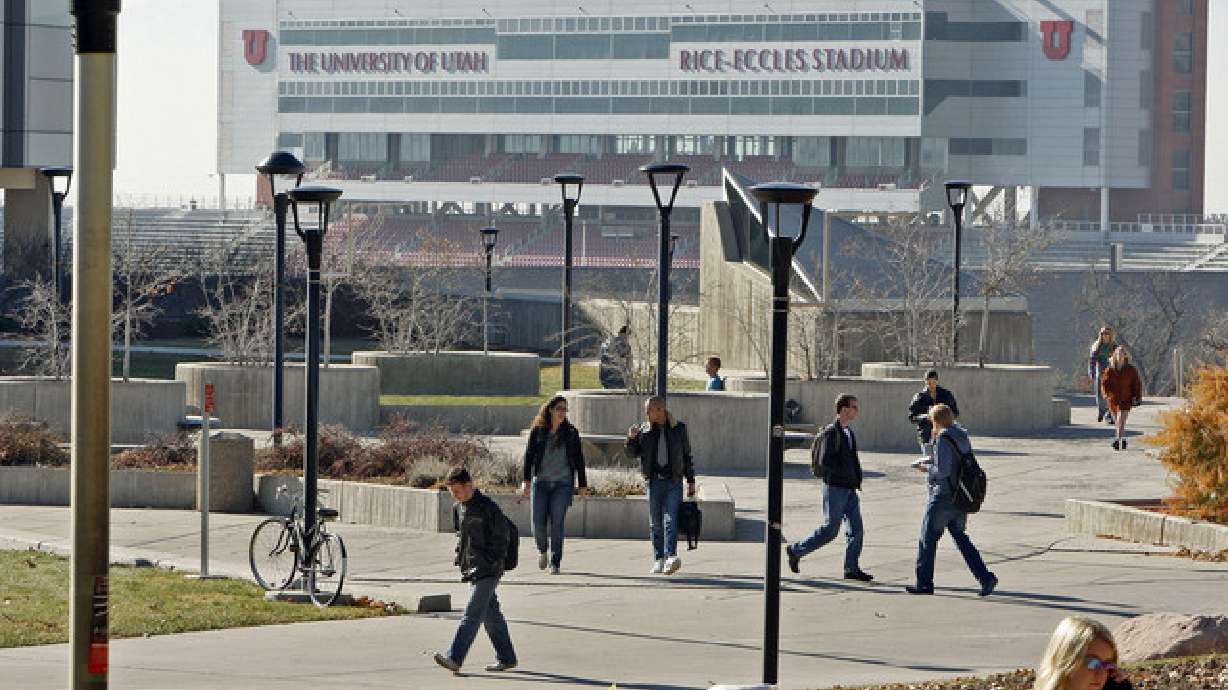 U. must fix low graduation rate, audit says