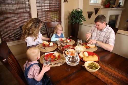 New research highlights importance of family dinner