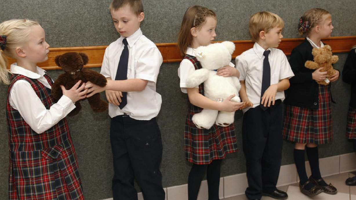 Students send love to homeless children through teddy bears