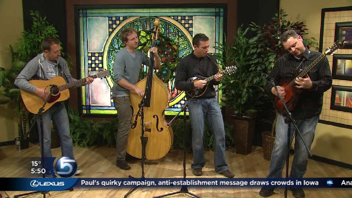 Dan Bates: Acoustic Christmas Renditions