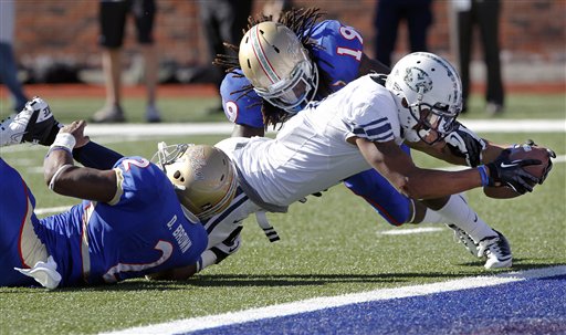 BYU wide receiver Cody Hoffman dives for a touchdown against Tulsa in 2011. (Photo: Deseret News archives)