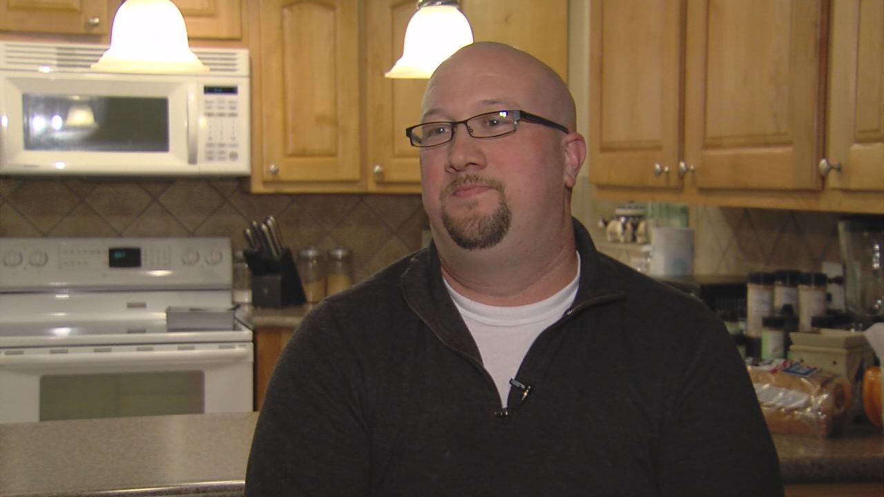 Jeff Smallhorn's mother almost had money taken
from her bank account after a package she sent
to him was delivered to the wrong town. Thet
wrong delivery led to a series of problems for
the Smallhorns.