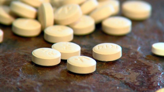 Estudio determina riesgos de reemplazo de hormonas