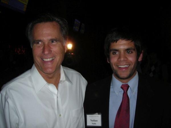 Romney photo creates Twitter buzz about LDS undergarments