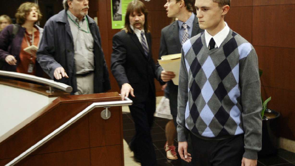 Student charged for Roy High bomb plot wants hearing